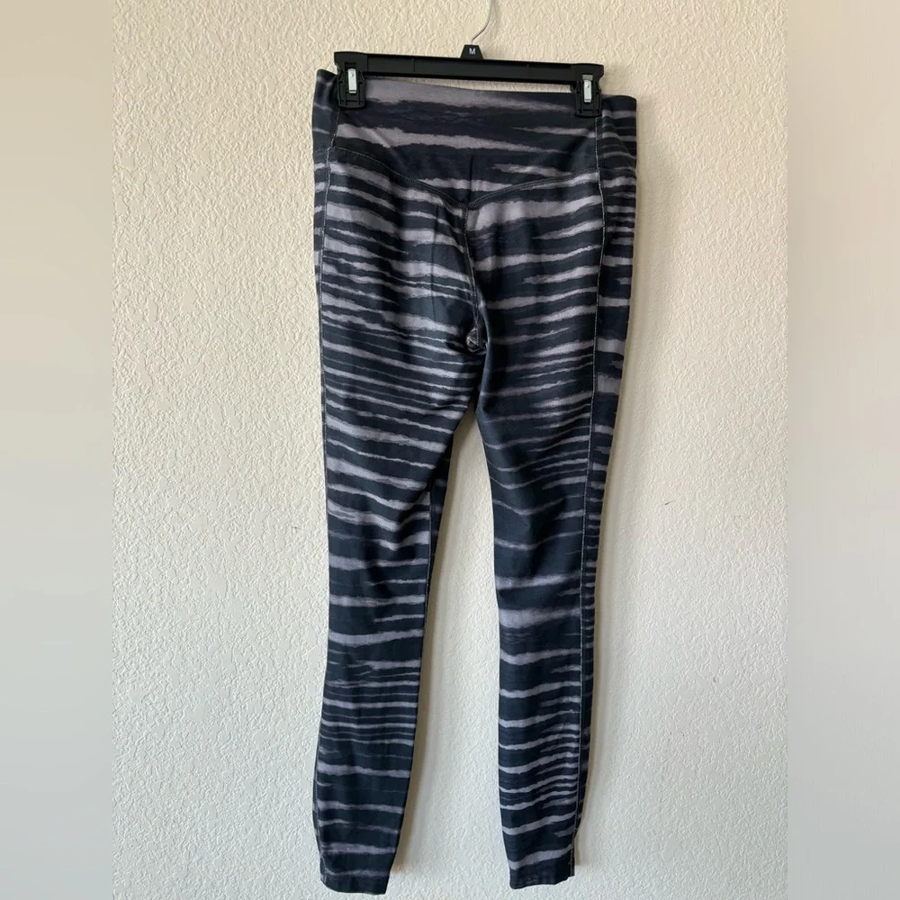 Nike Women Striped Legging Dri Fit‎ Elastic Waist Pull On Black Gray Size M